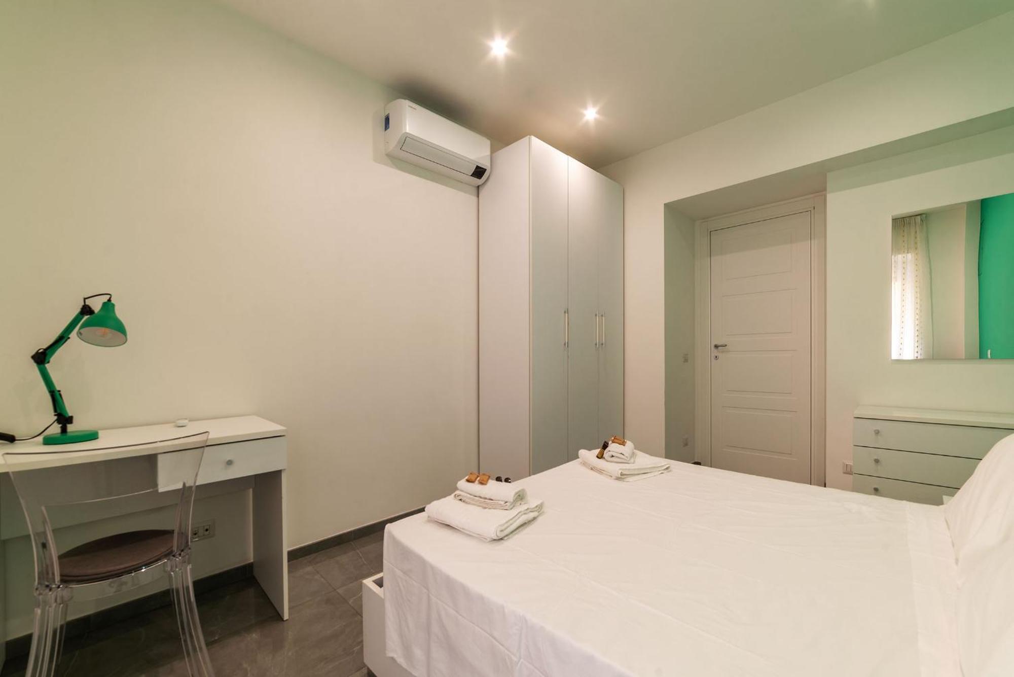 Joivy Delightful 3-bed Flat With Balcony Roma