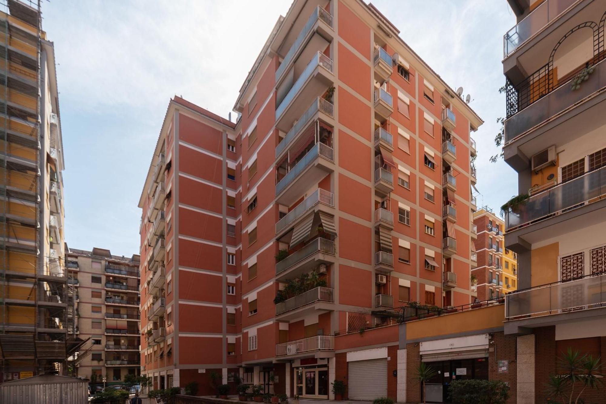 Appartamento Joivy Delightful 3-bed Flat With Balcony Roma